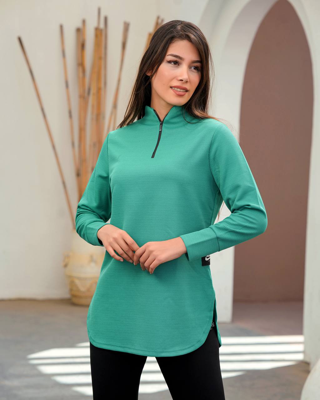 مانتو ورزشی زنانه نیم‌زیپ بیسکوئیتی