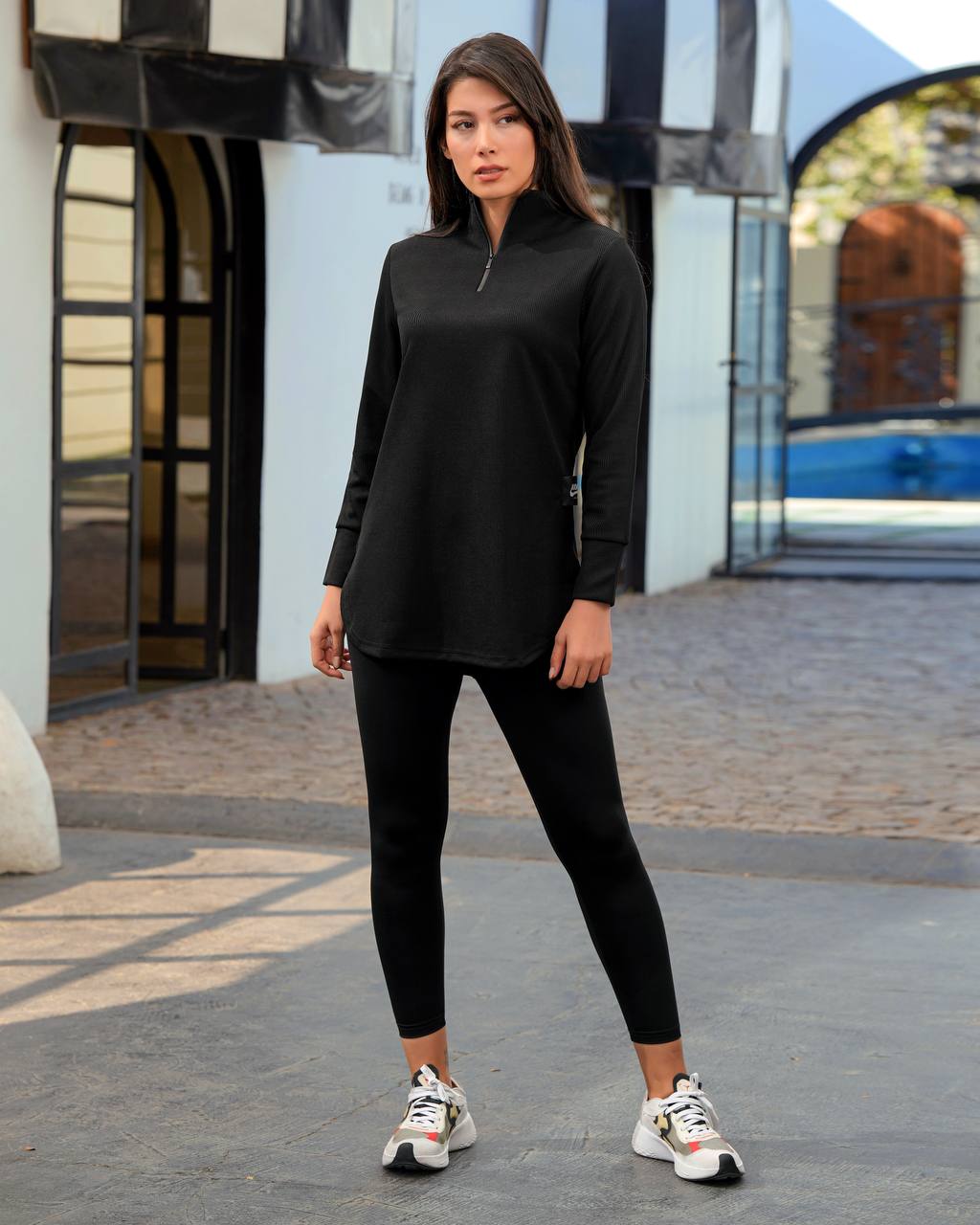 مانتو ورزشی زنانه نیم‌زیپ بیسکوئیتی